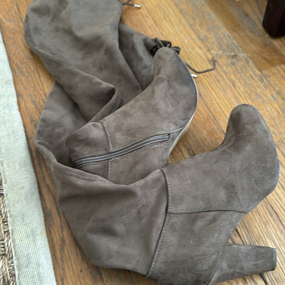 Call it Spring over the knee brown suede boots size 7 1/2 EUC - Picture 7 of 8